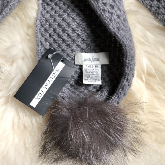 Beautiful Neumann Marcus Fox Scarf